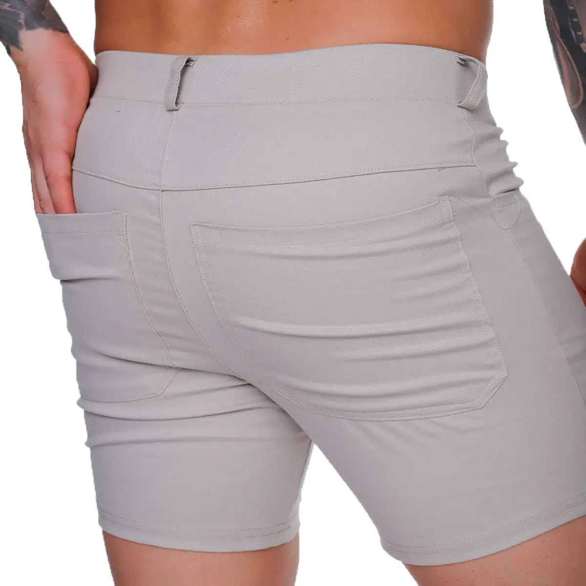 Classic Forever Beige Short en modelo de Gigo Underwear