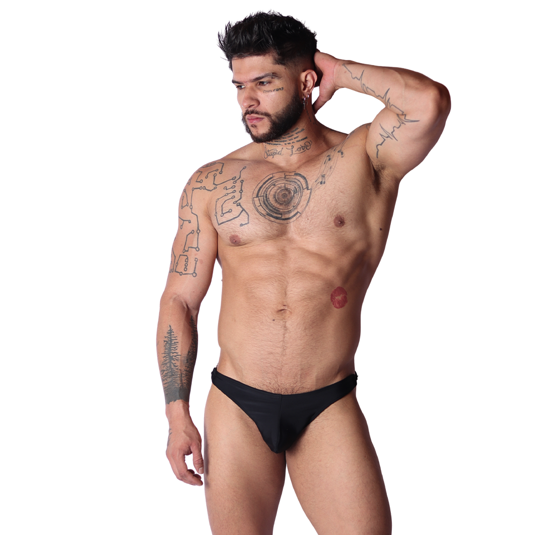Dinamic Black Swim G String en modelo de Gigo Underwear