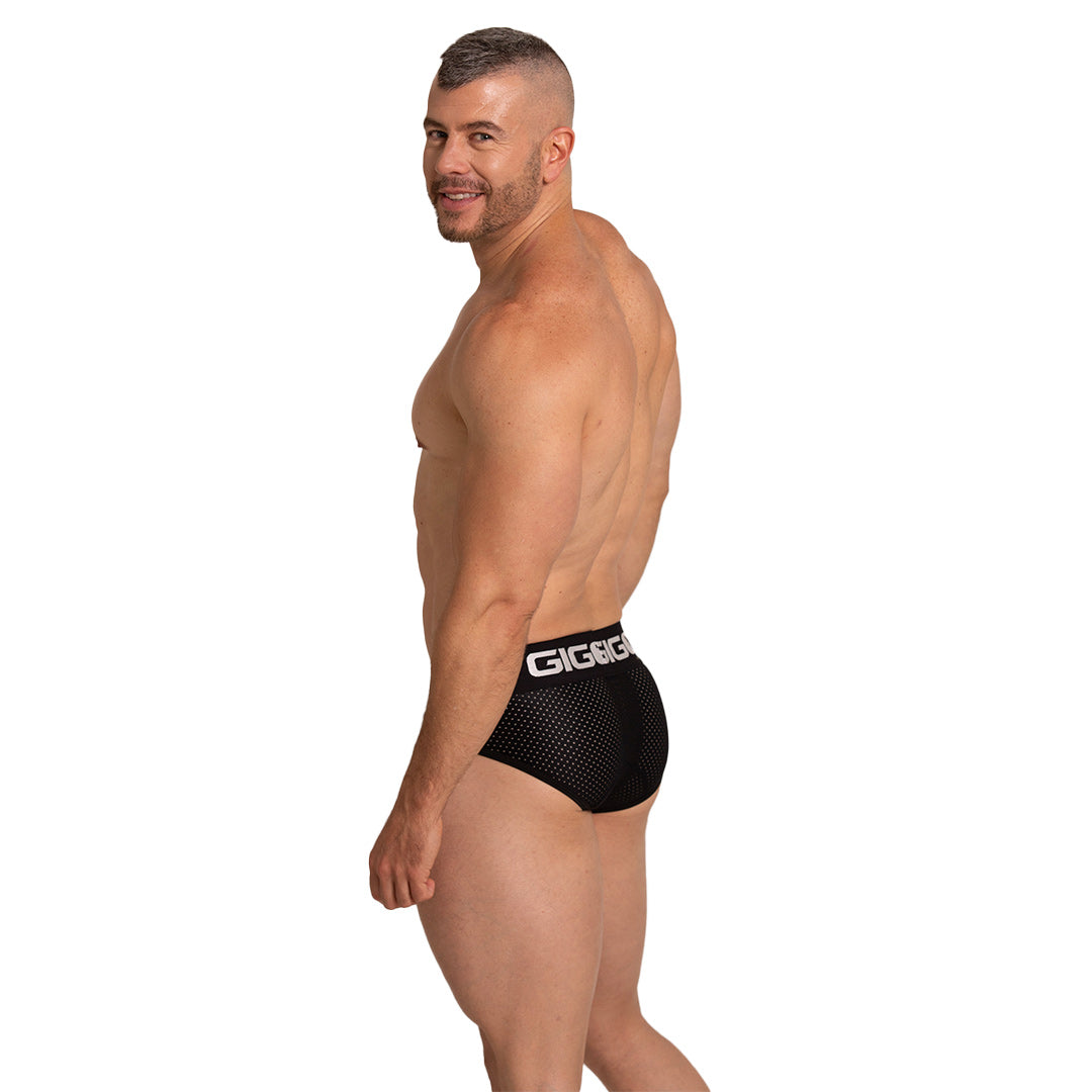 Energetic Black Brief en modelo de Gigo Underwear