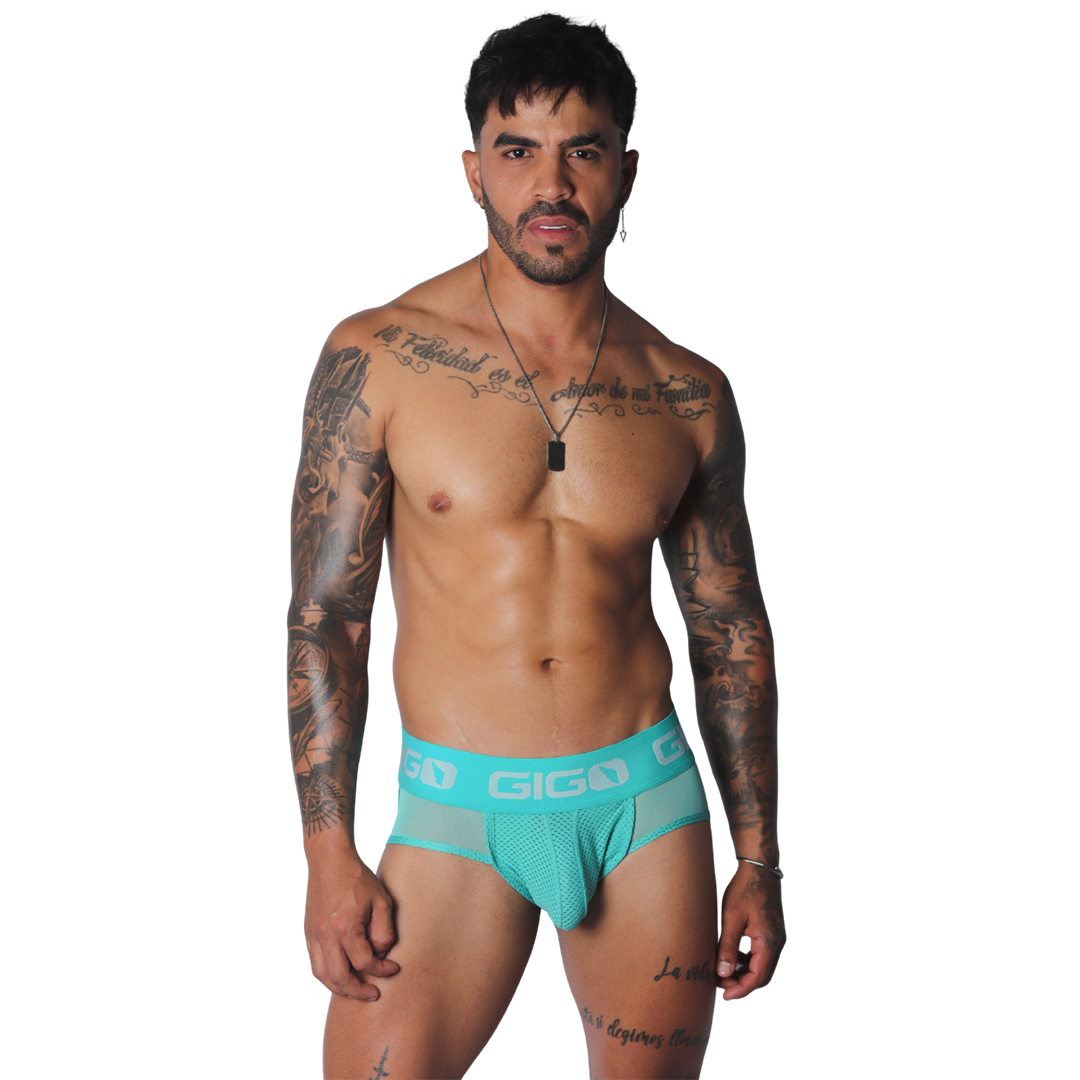 Evocative Aqua Jock Thong en modelo de Gigo Underwear