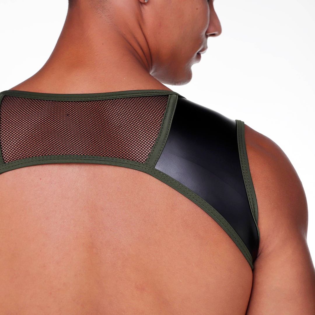Fetish Green Harness en modelo de Gigo Underwear