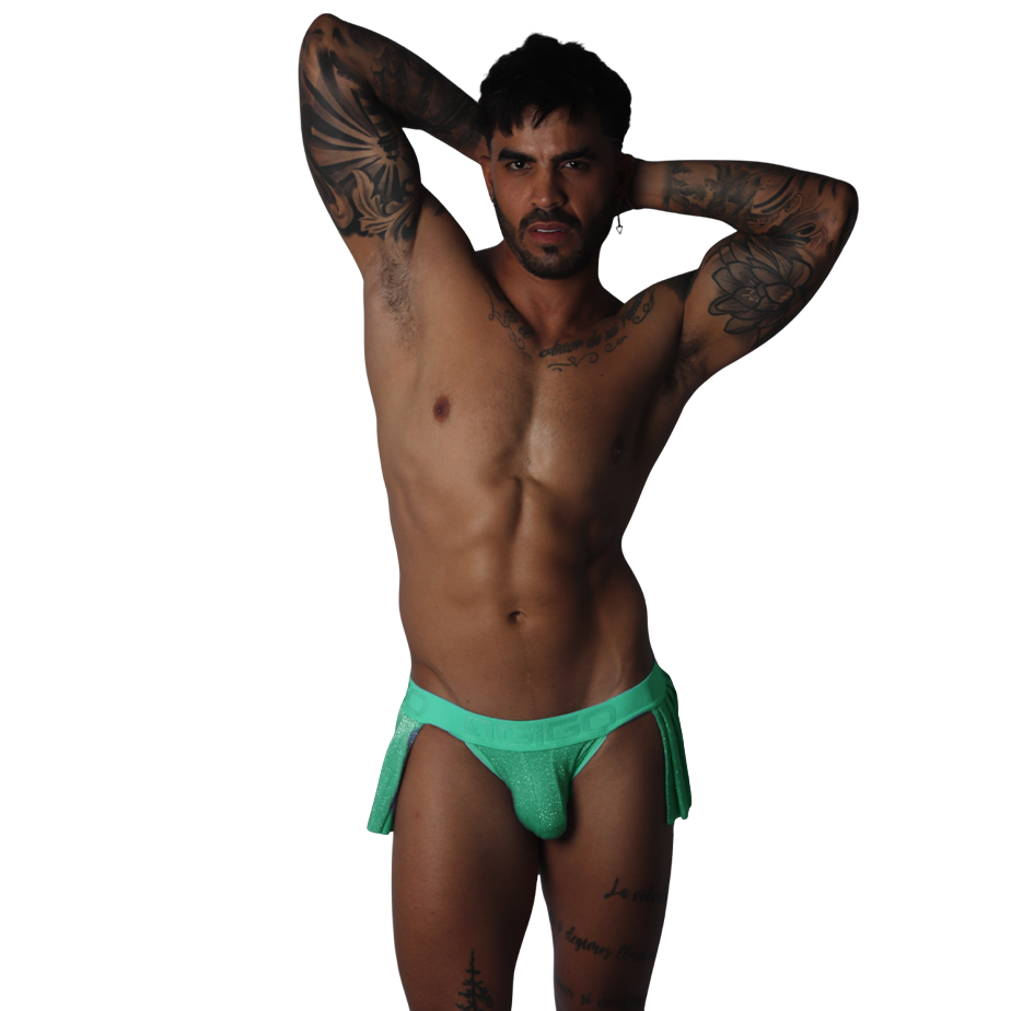 Flash Green Skirt en modelo de Gigo Underwear