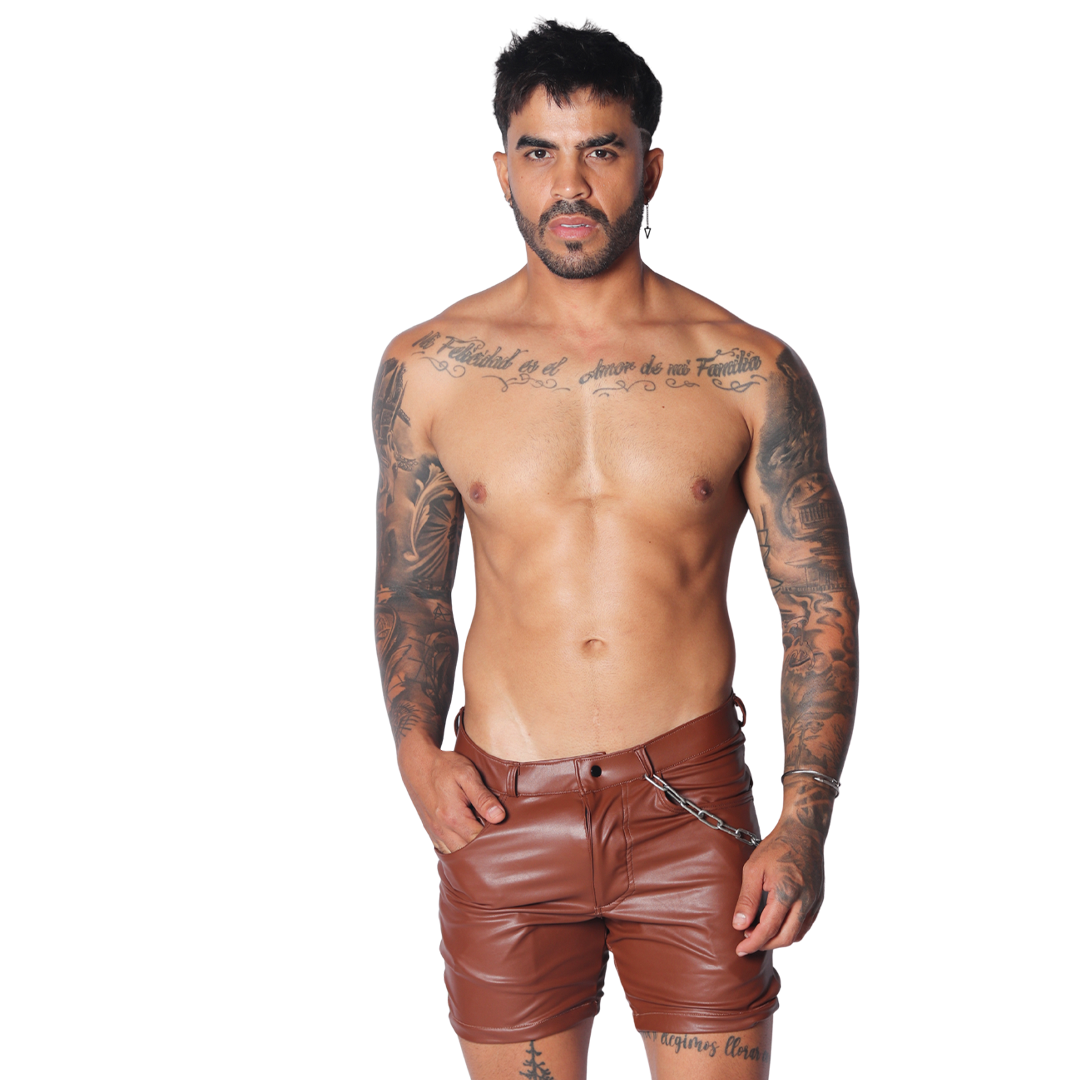 Hide Brown Short en modelo de Gigo Underwear