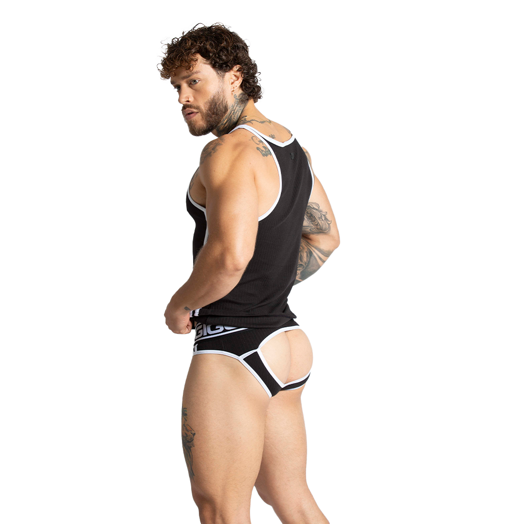 Khanal Black Tank en modelo de Gigo Underwear