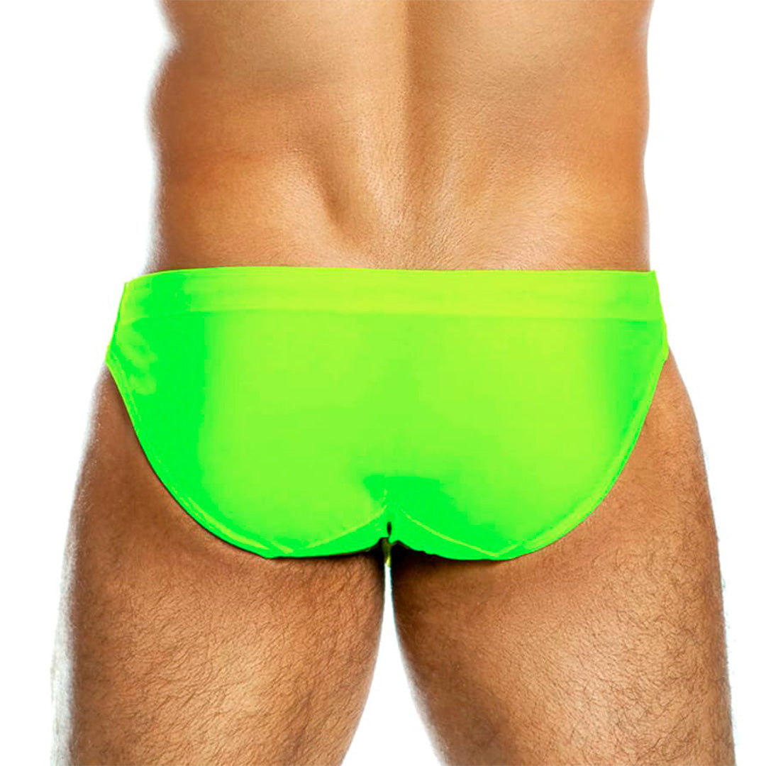 Neon Green Swim Brief vista frontal de Gigo Underwear