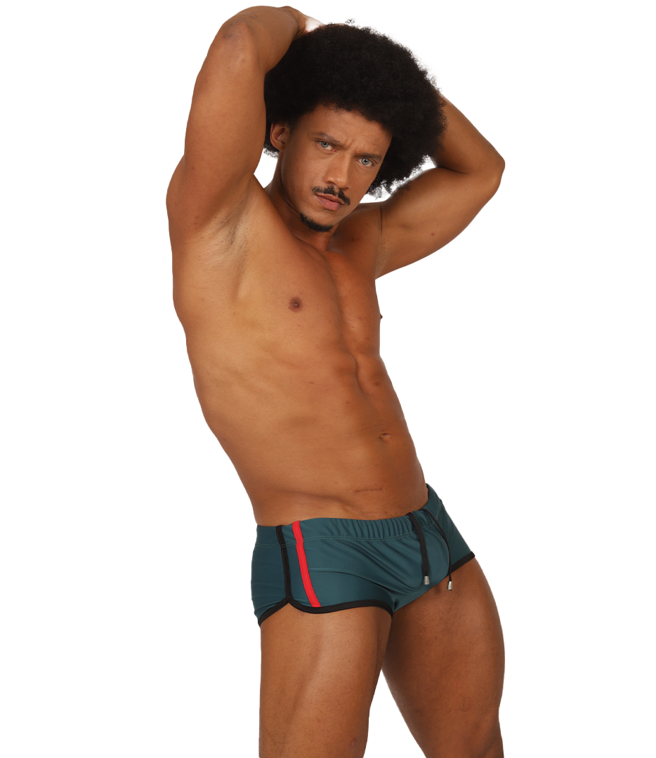 Nice Green Swim Trunk en modelo de Gigo Underwear