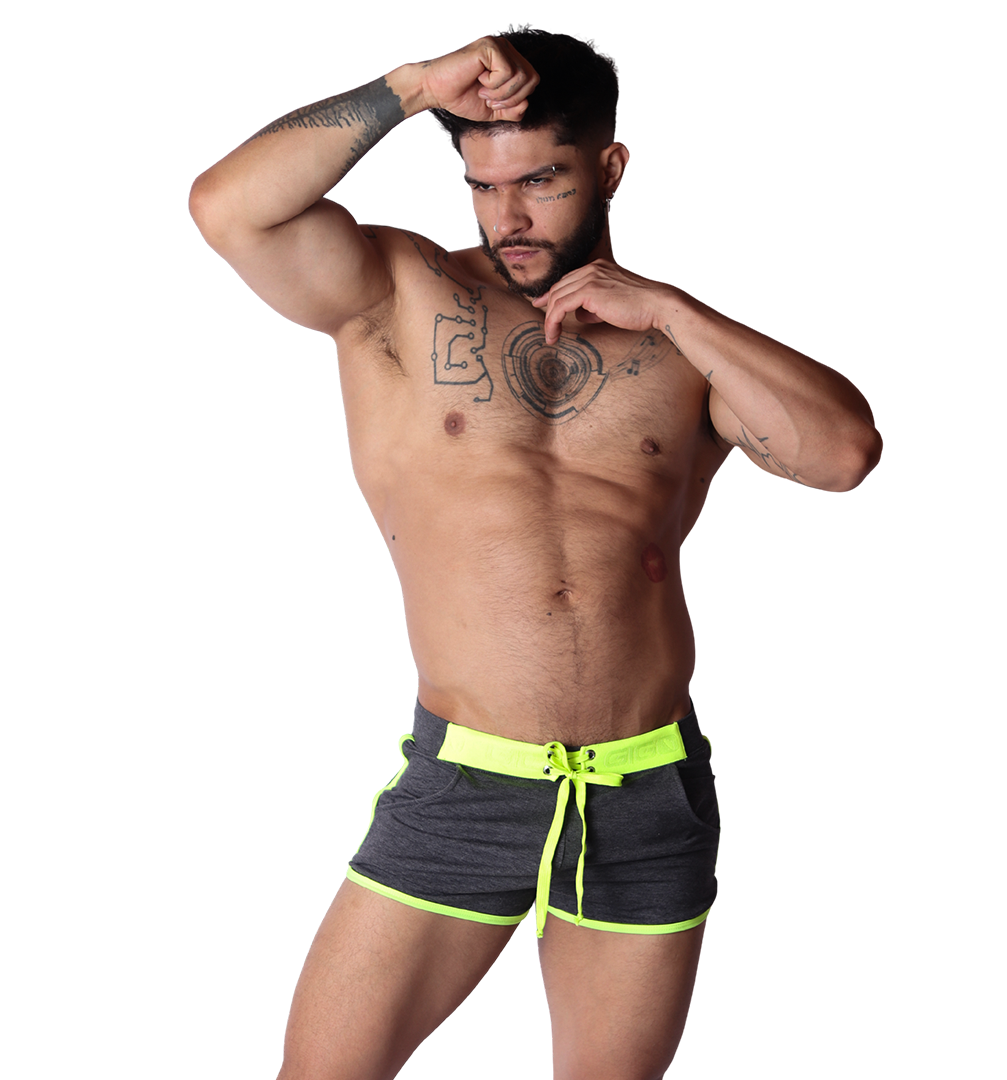 Nafts Gray Shorts en modelo de Gigo Underwear