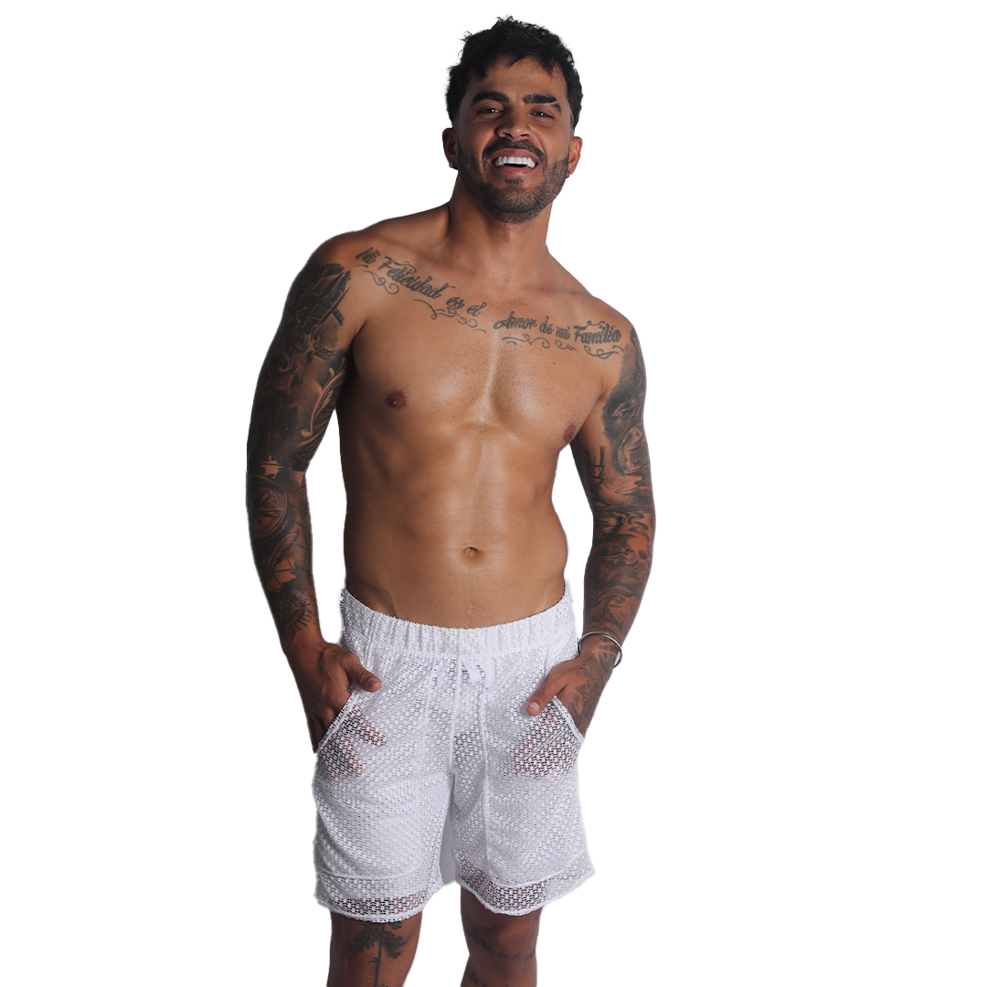 Provocative White Short en modelo de Gigo Underwear