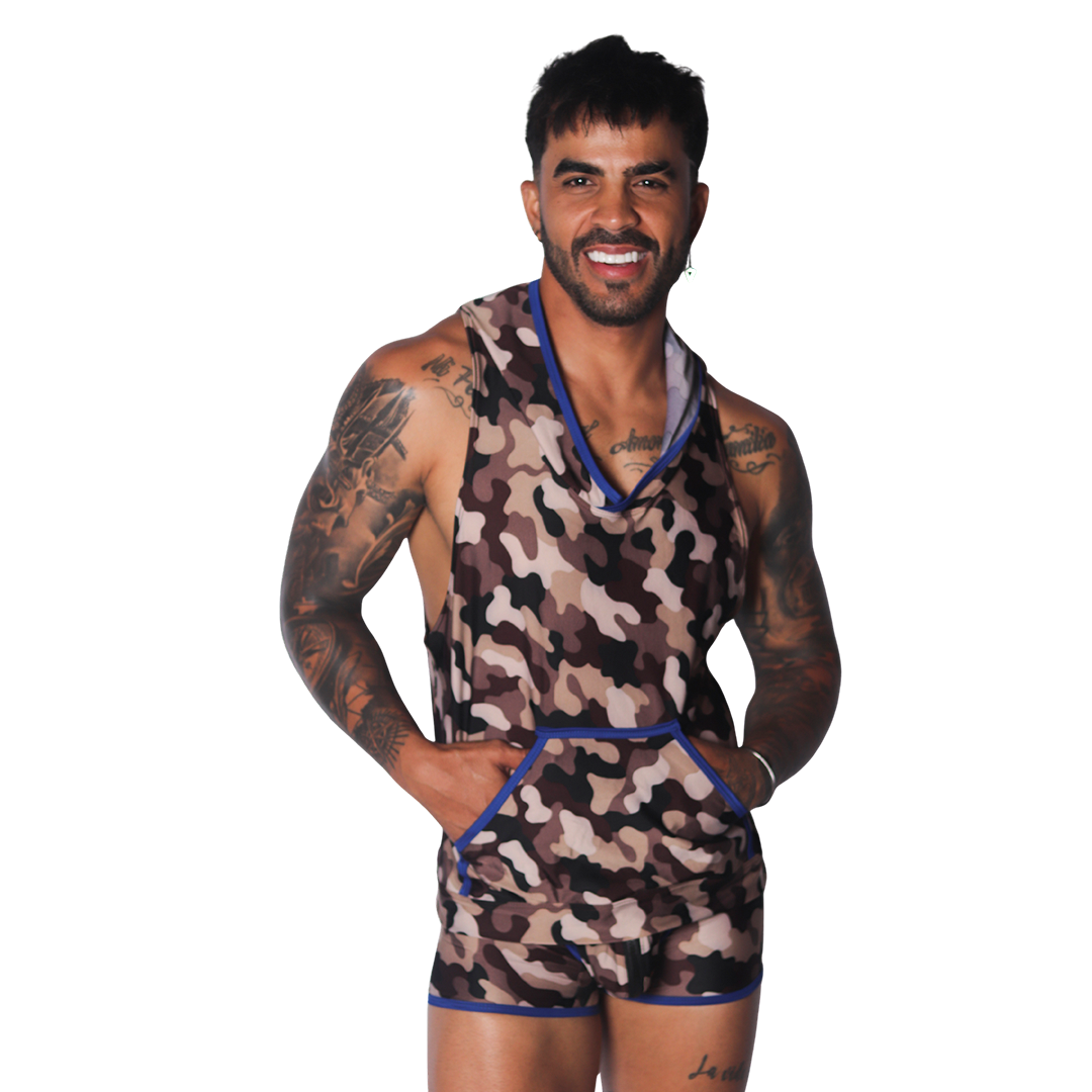 Trend Blue Hoody Tshirt en modelo de Gigo Underwear