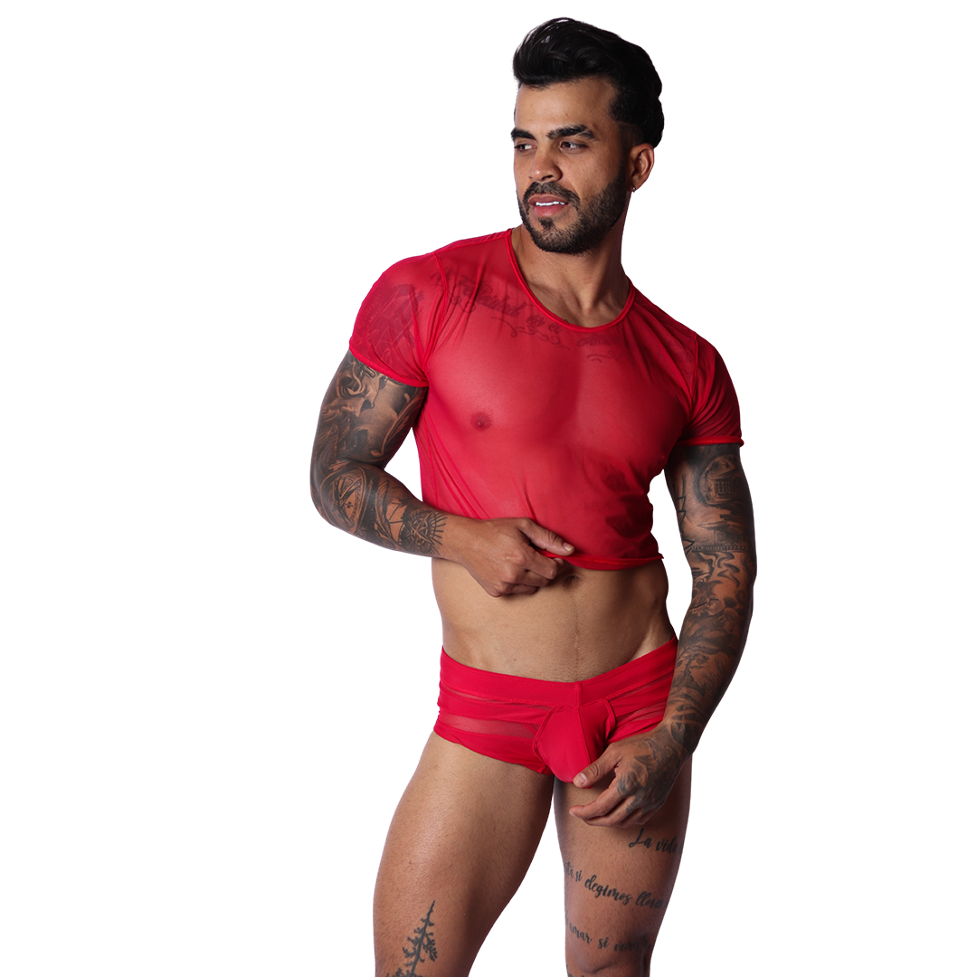 Spectrum Red Crop Top en modelo de Gigo Underwear