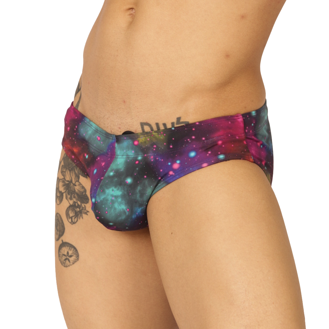 UNIVERSE SWIMBRIEF - Brief Masculino Audaz con Pretina Contraste