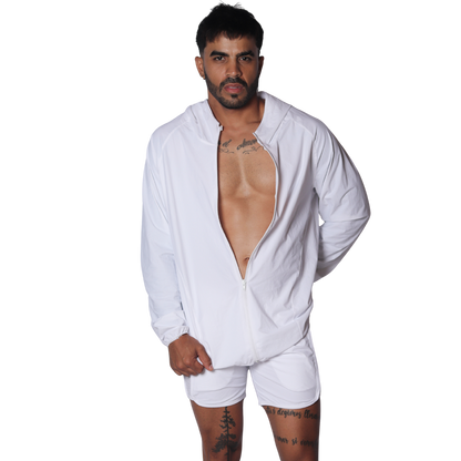 Ambitious White Jacket en modelo de Gigo Underwear