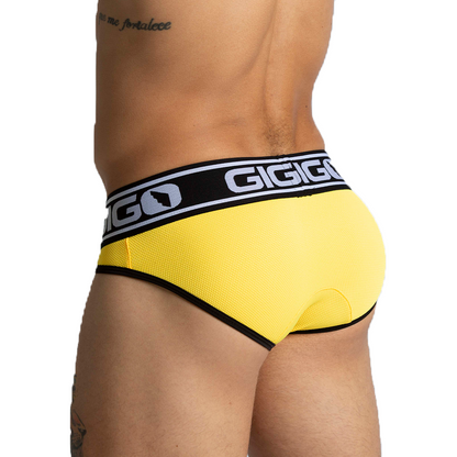 Audacy Yellow Brief en modelo de Gigo Underwear