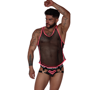 Boox Fuchsia Tank en modelo de Gigo Underwear