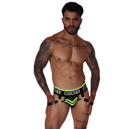 Boox Yellow Jockstrap en modelo de Gigo Underwear