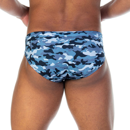 Camo Black Swim Brief vista frontal de Gigo Underwear