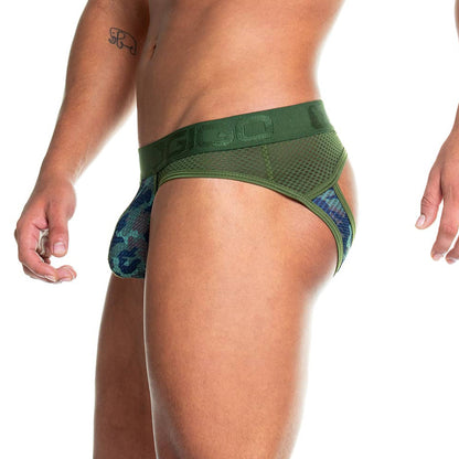 Camo Green Brief Jockstrap vista frontal de Gigo Underwear