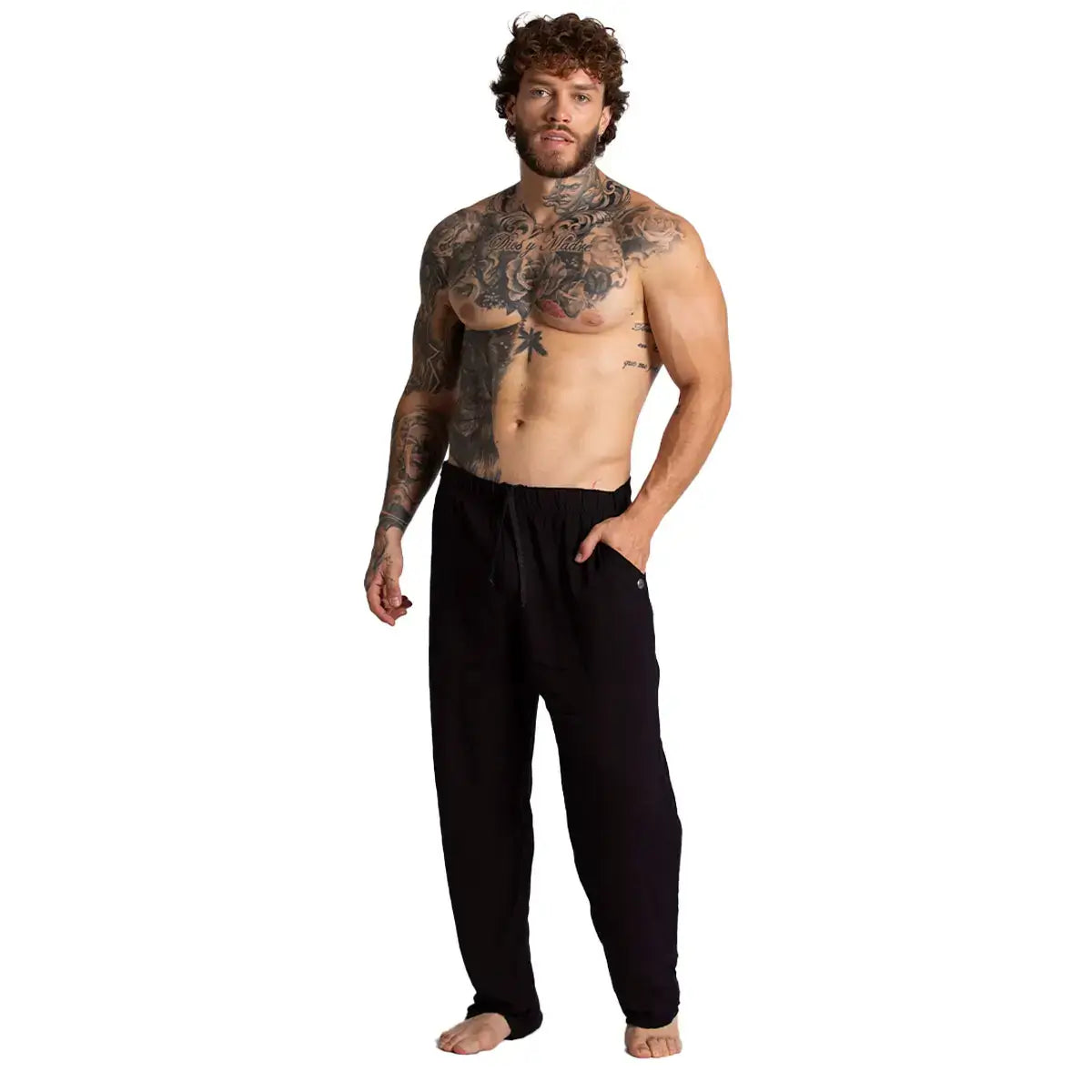 Chalis Black Pants en modelo de Gigo Underwear