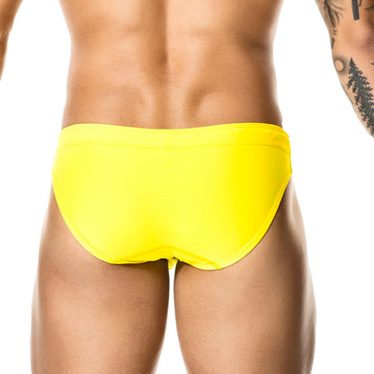 Classic Yellow Swim Brief vista frontal de Gigo Underwear