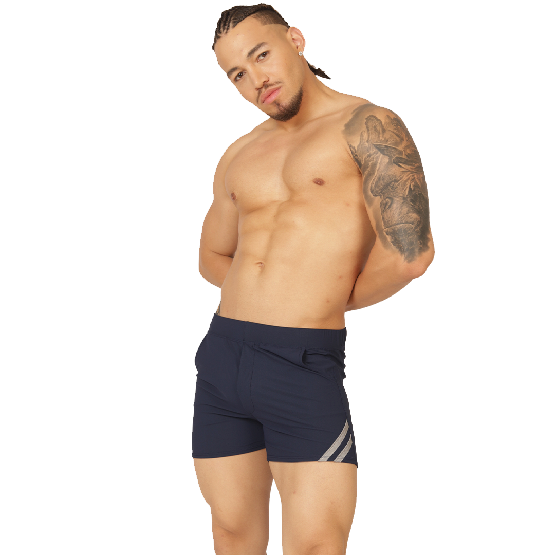 Club Blue Short en modelo de Gigo Underwear