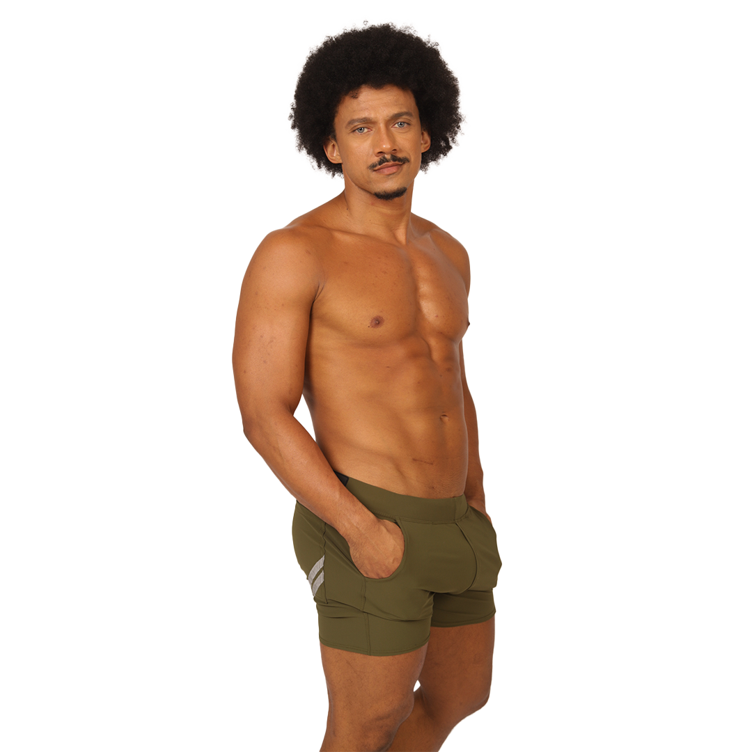 Club Green Short en modelo de Gigo Underwear