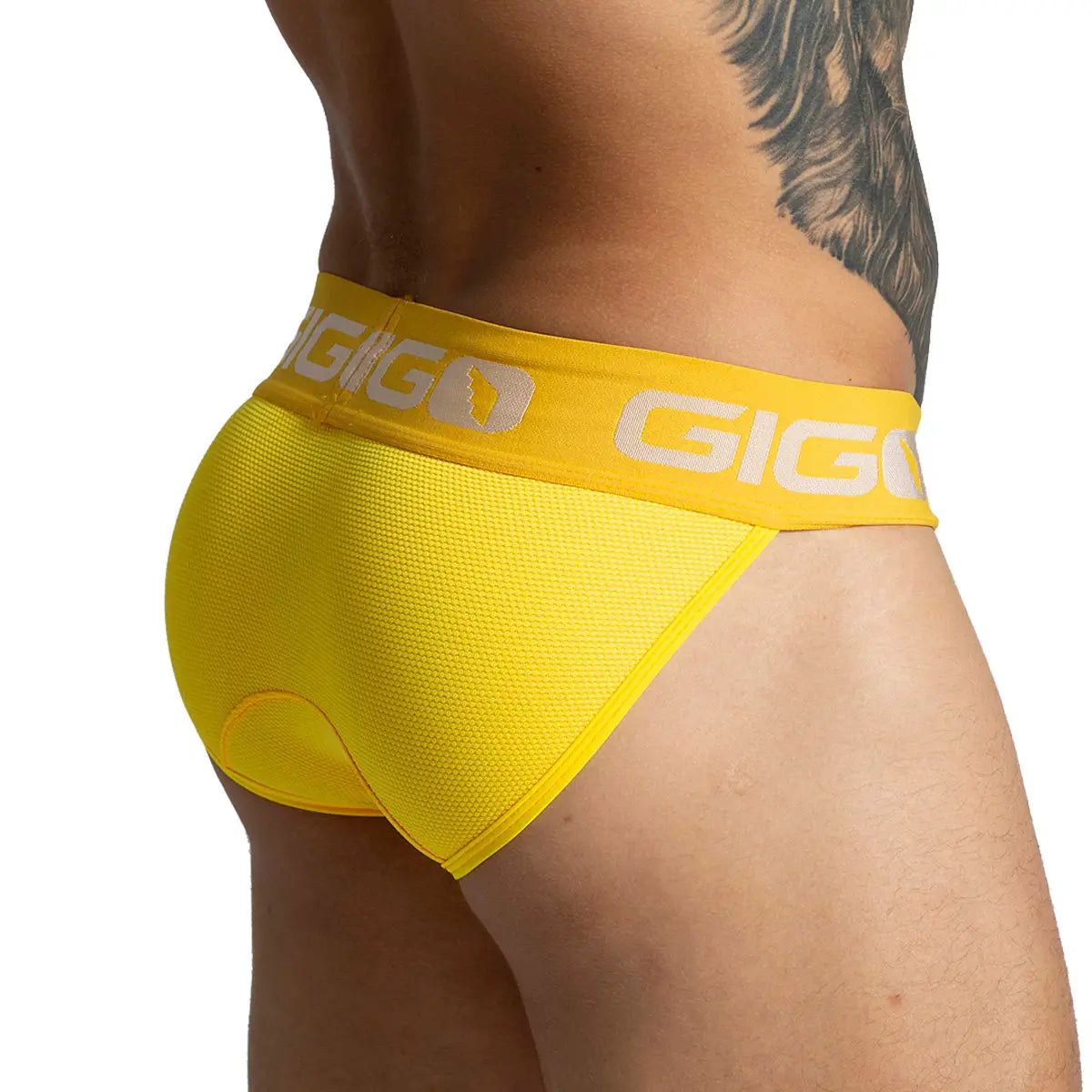 Colors Yellow Brief de Gigo Underwear Colombia para ropa interior deportiva masculina con color, soporte y presencia visual