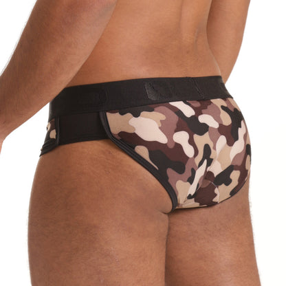 Combat Brown Brief vista frontal de Gigo Underwear