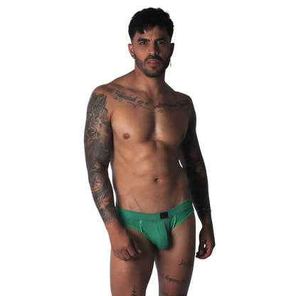 Cookie Green Brief Jock en modelo de Gigo Underwear