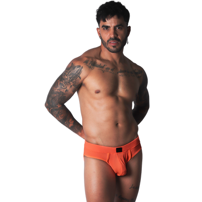 Cookie Orange Brief Jock en modelo de Gigo Underwear