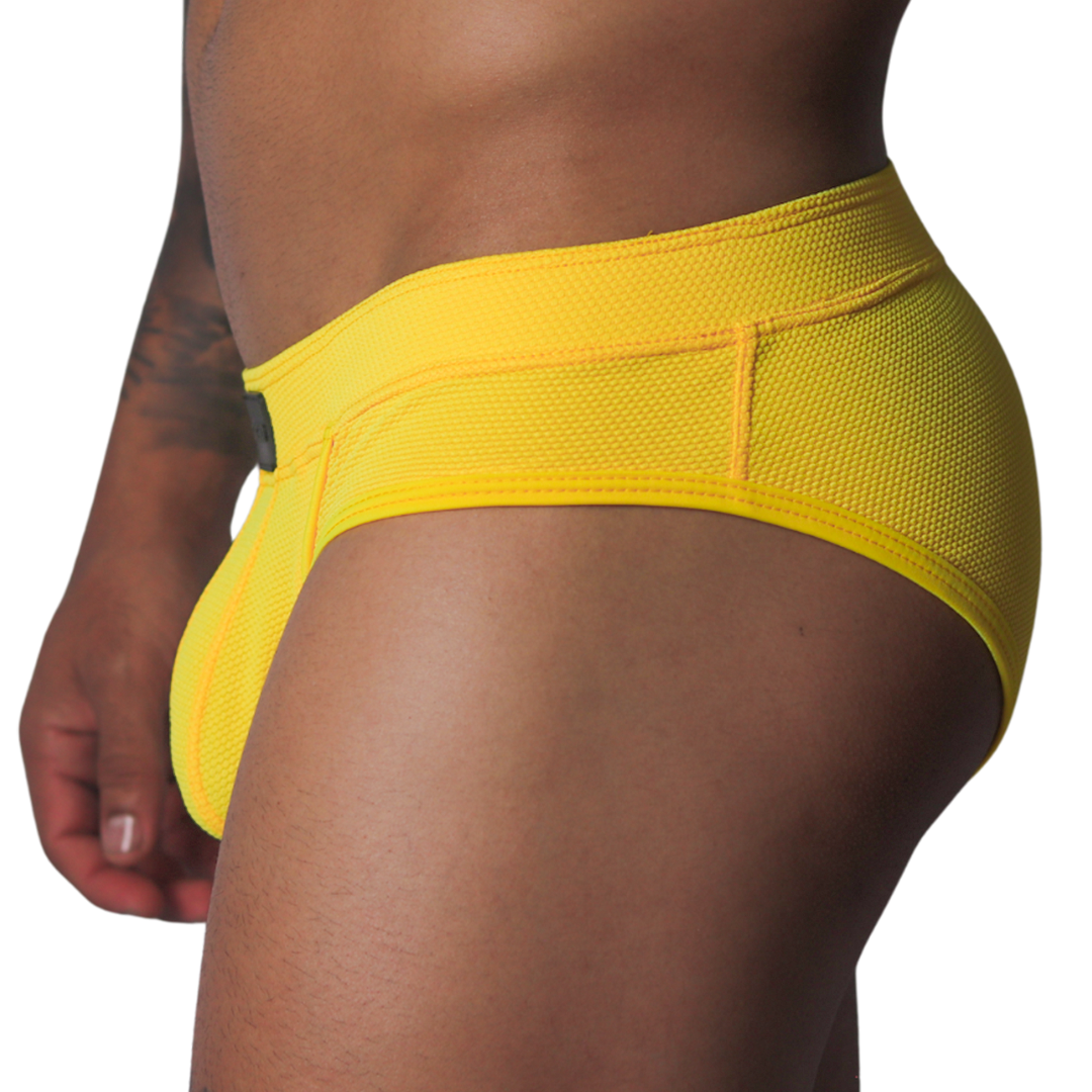 Cookie Yellow Brief vista frontal de Gigo Underwear