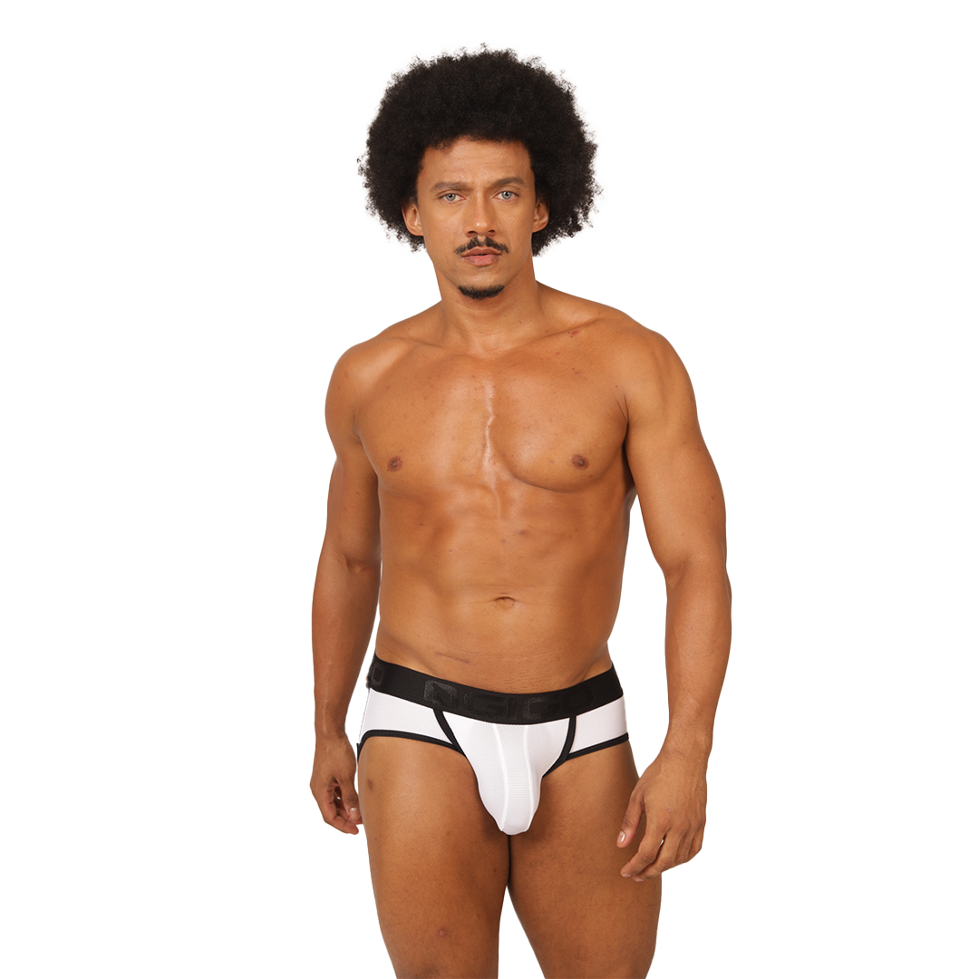 Cool White Jock Thong en modelo de Gigo Underwear