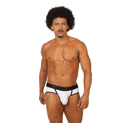 Cool White Jock Thong en modelo de Gigo Underwear
