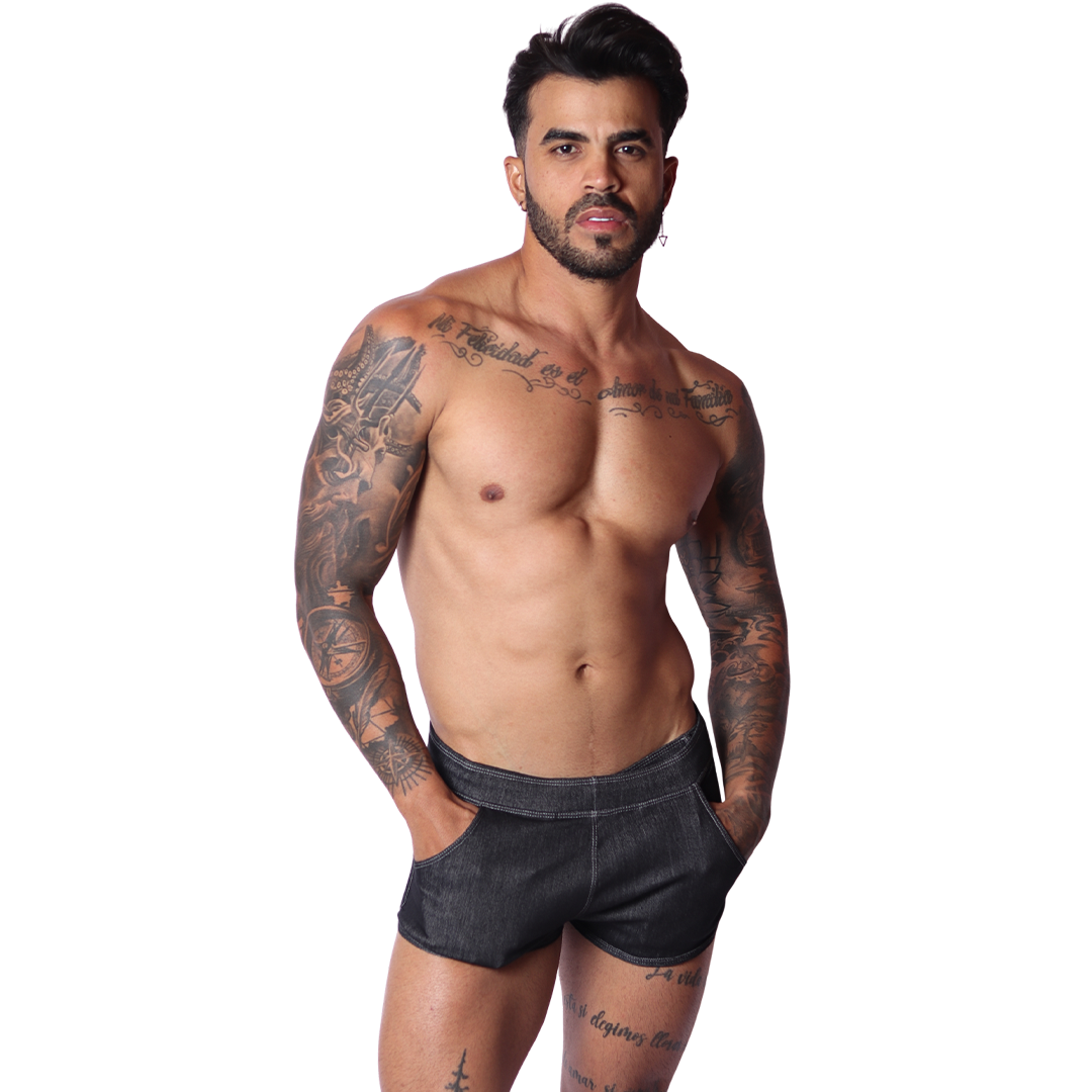 Denim Black Hot Shorts en modelo de Gigo Underwear