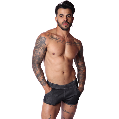 Denim Black Hot Shorts en modelo de Gigo Underwear