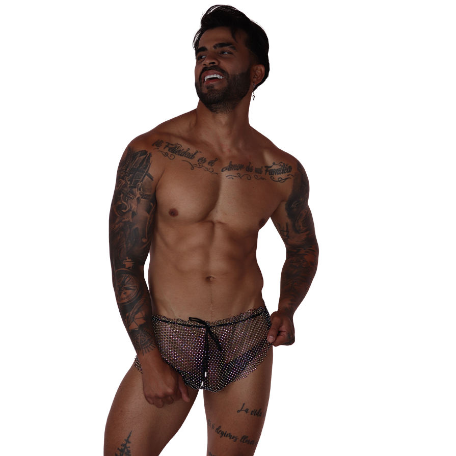 Diamond Black Hot Shorts en modelo de Gigo Underwear