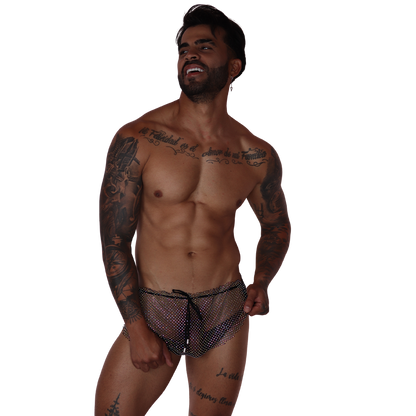 Diamond Black Hot Shorts en modelo de Gigo Underwear