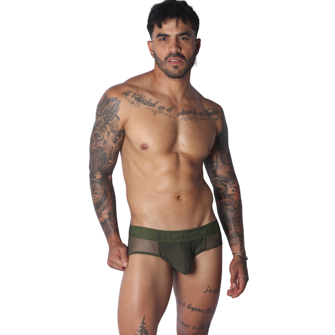 Evocative Green Jock Thong en modelo de Gigo Underwear