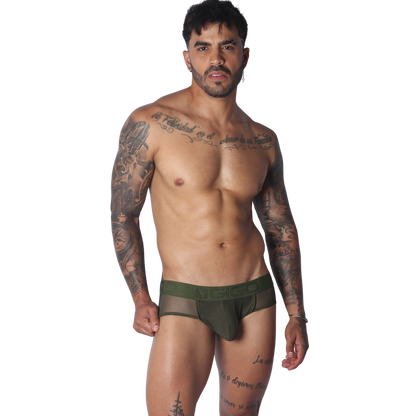 Evocative Green Jock Thong en modelo de Gigo Underwear