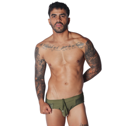 Exit Green Swim Brief en modelo de Gigo Underwear