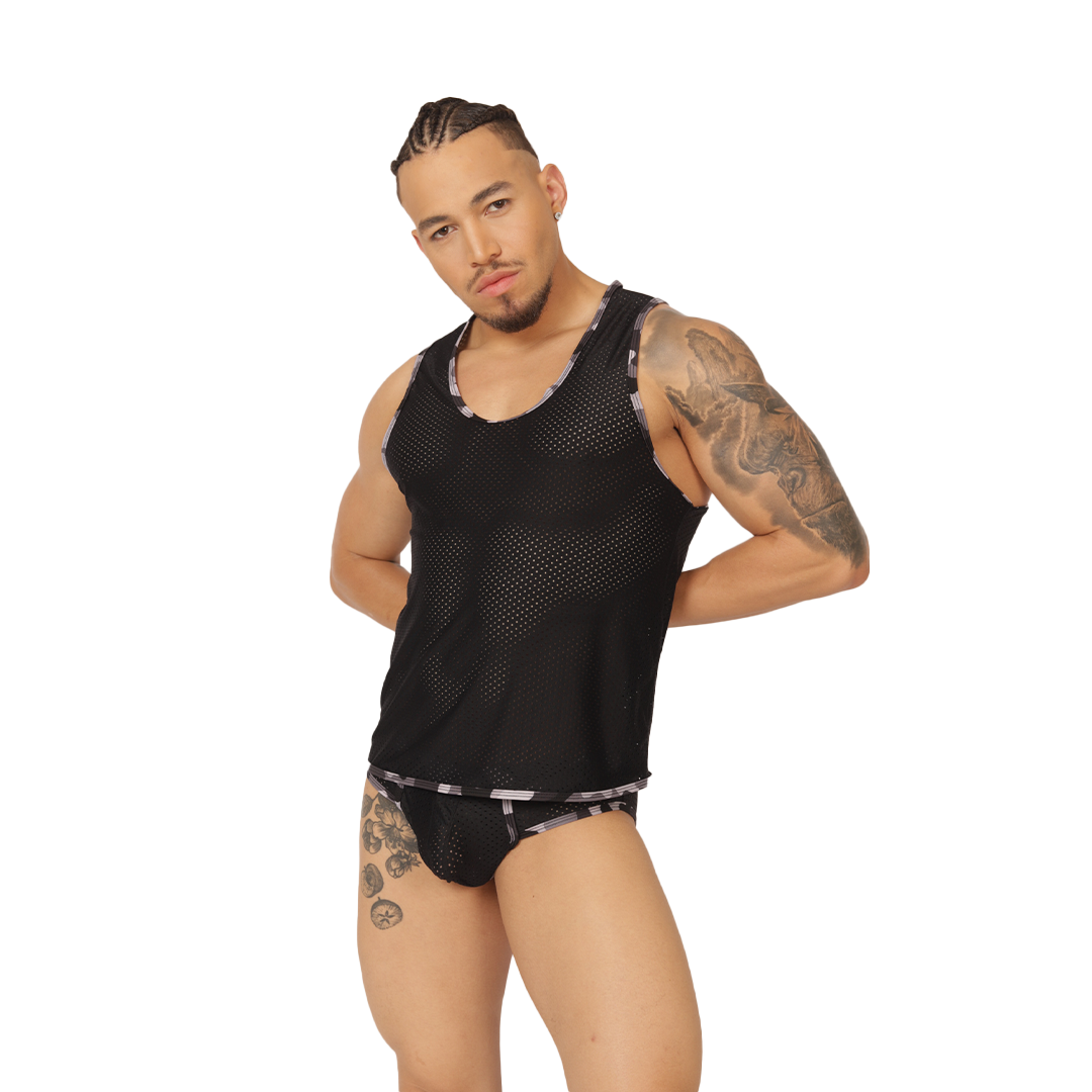 Feeling Black Tank en modelo de Gigo Underwear