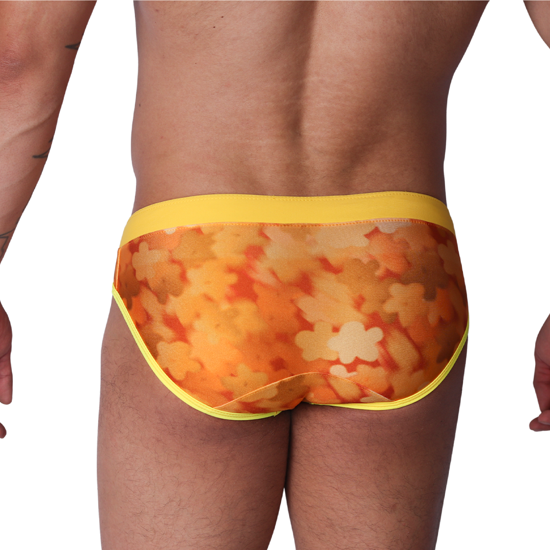 Floral Yellow Swim Brief vista posterior de Gigo Underwear