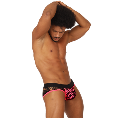 Fresh Fuchsia Brief en modelo de Gigo Underwear