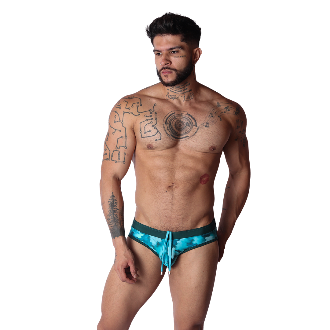 Floral Blue Swim Brief en modelo de Gigo Underwear
