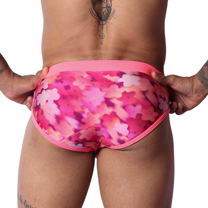 Floral Fuchsia Swim Brief vista posterior de Gigo Underwear