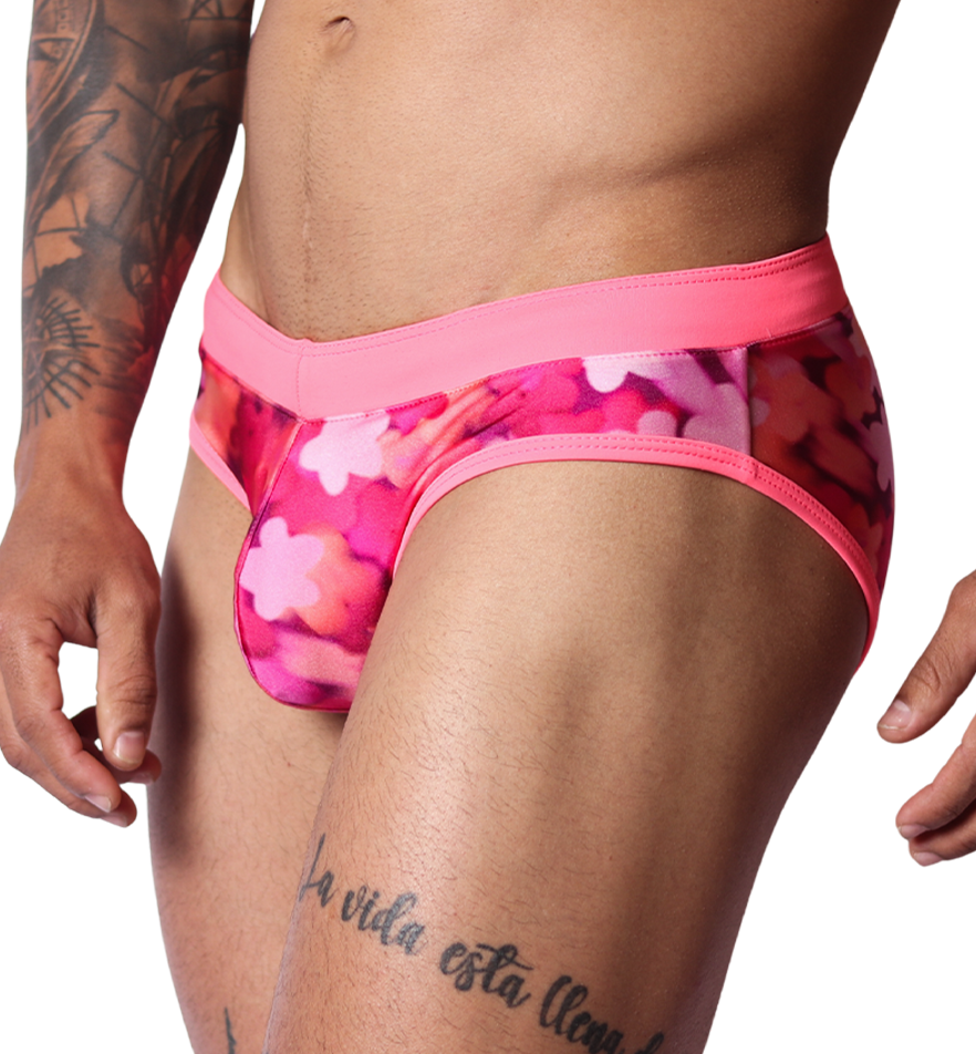 Floral Fuchsia Swim Brief vista frontal de Gigo Underwear
