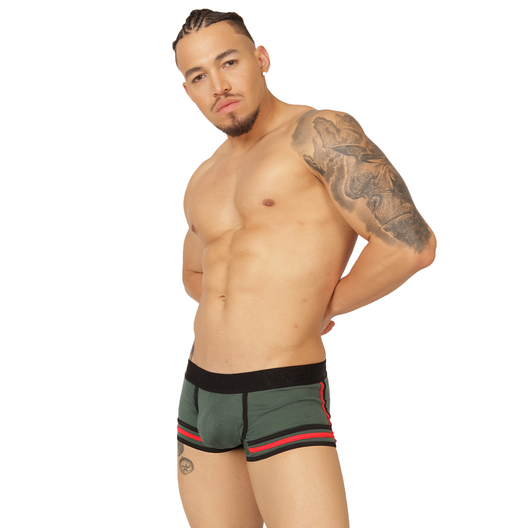 Garoto Green Trunk en modelo de Gigo Underwear