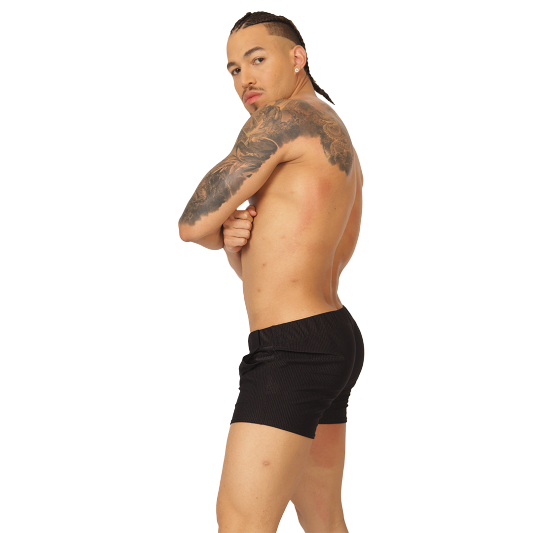 Glow Black Short en modelo de Gigo Underwear