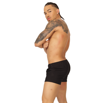 Glow Black Short en modelo de Gigo Underwear