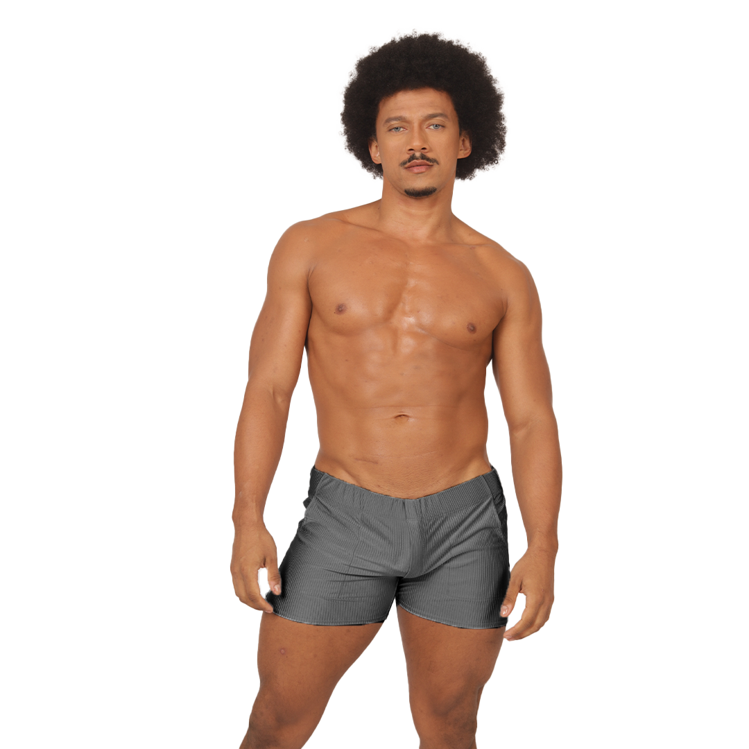 Glow Gray Short en modelo de Gigo Underwear