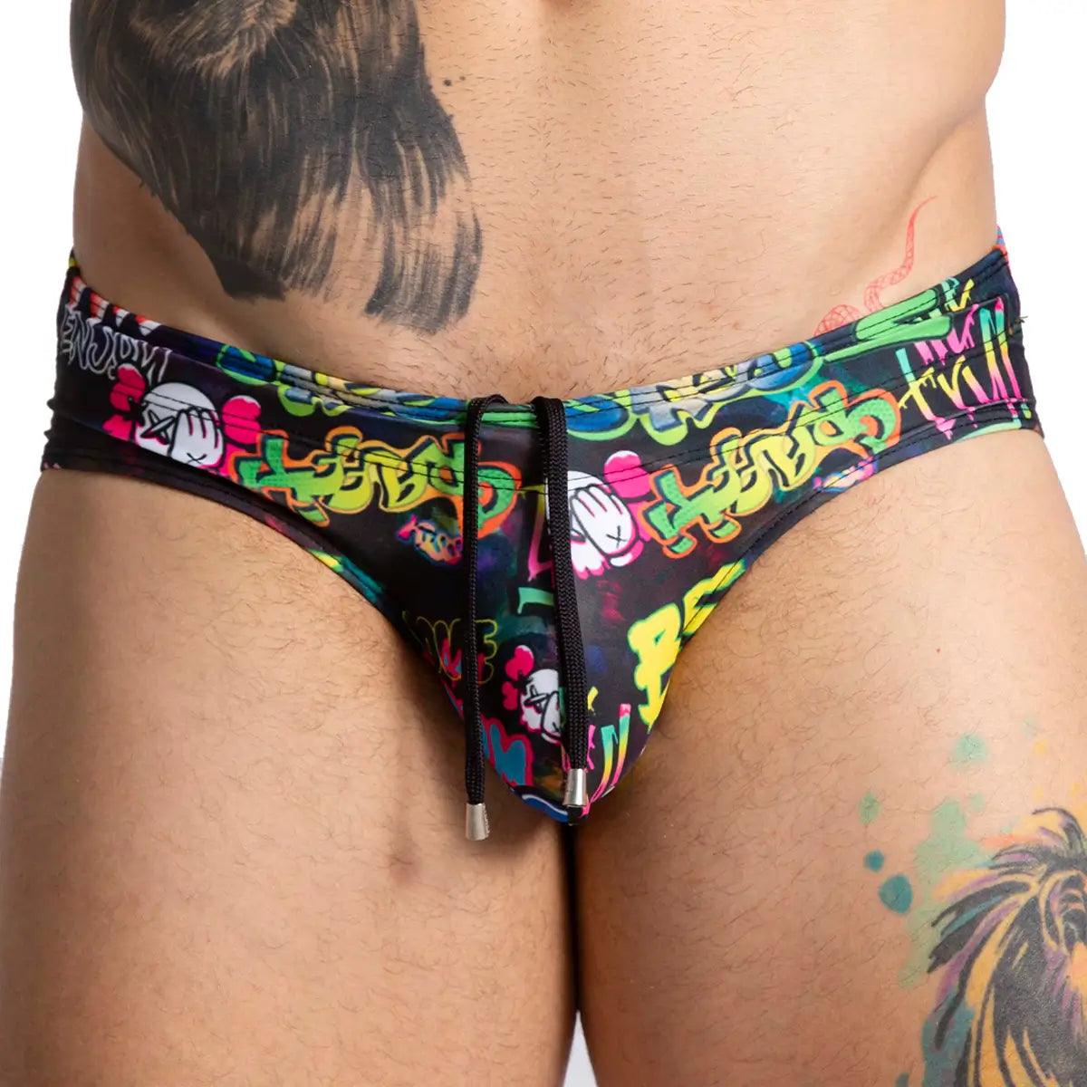 GRAFFITI SWIM BRIEF - Tanga de baño estampado para hombres